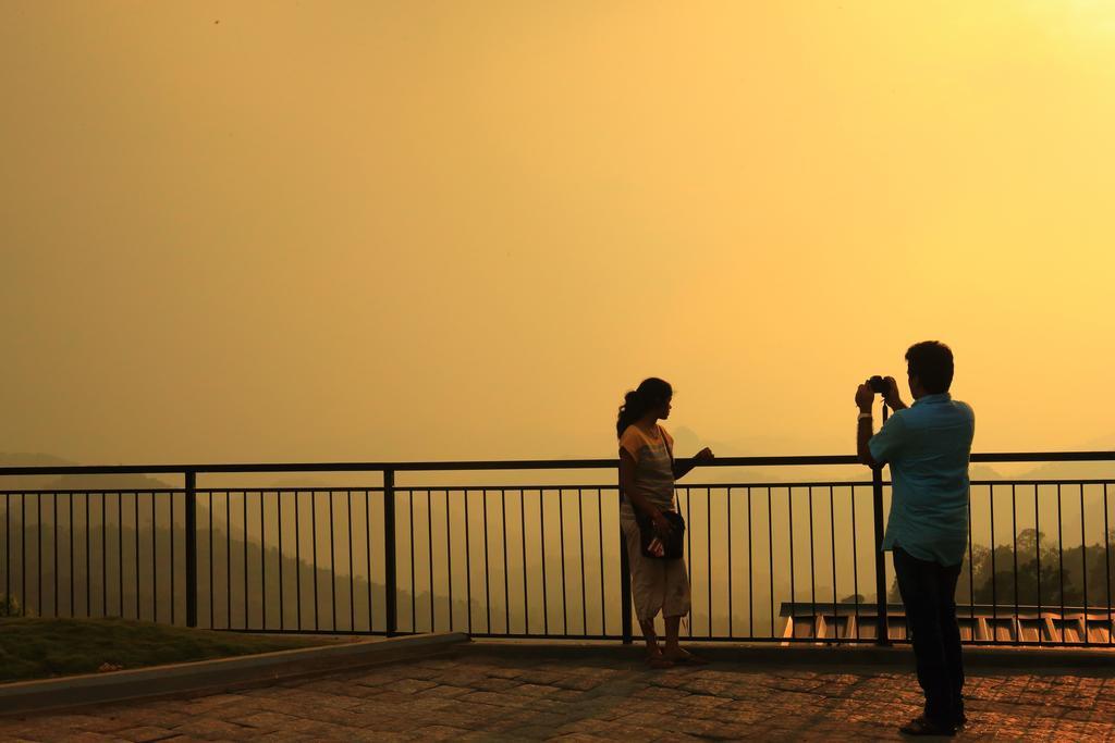Munnar Tea Hills Resort - Mthr Экстерьер фото